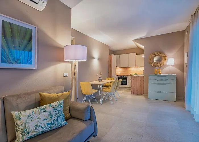 Indigo Eco Апартаменти